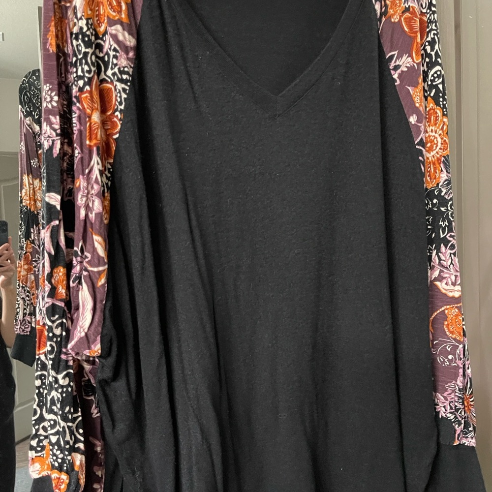 Maurices Black and Floral V-Neck Blouse~ super soft
